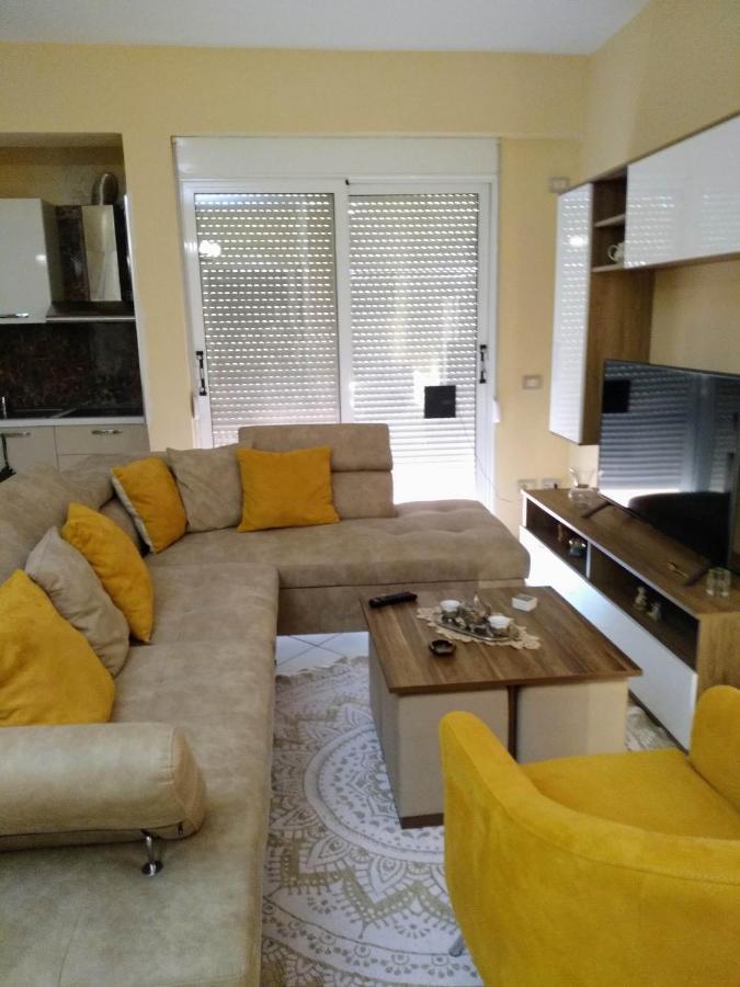 Sarah Appartamento Vlorë Exterior foto